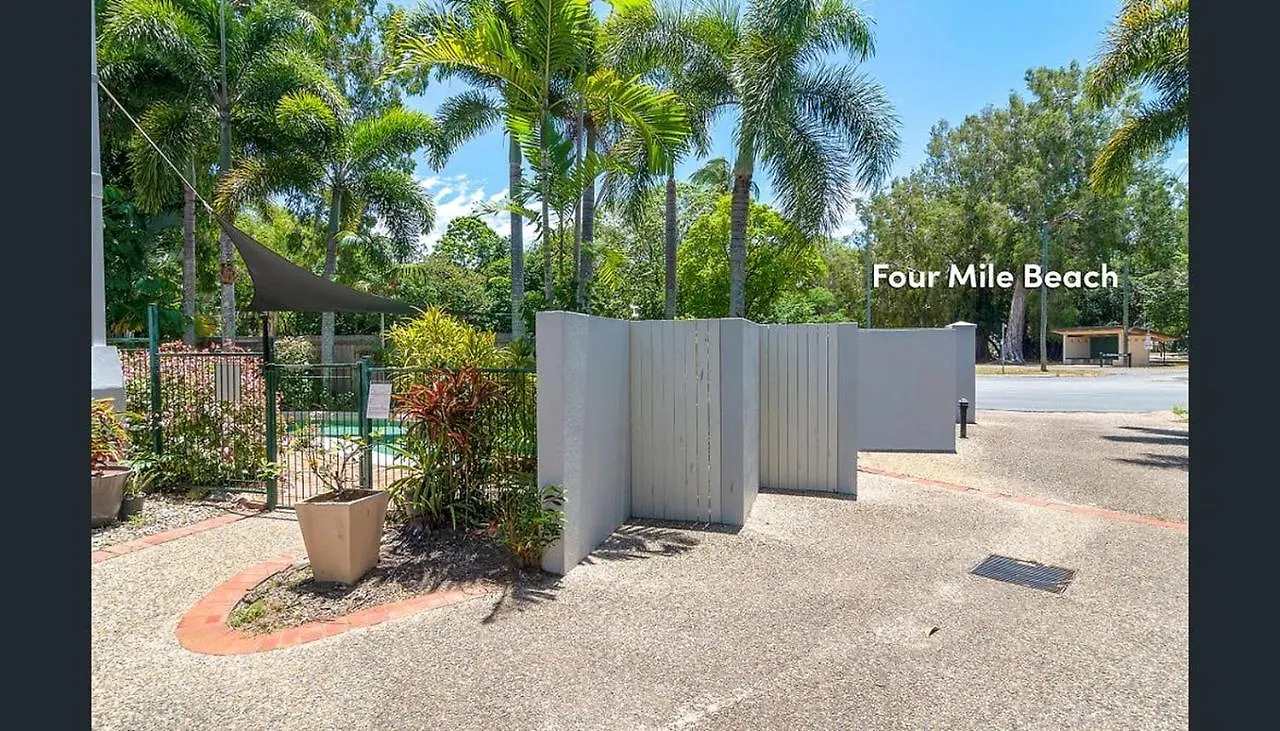 Modern 2 Bedroom Townhouse - Four Mile Beach Escapes Port Douglas Australien