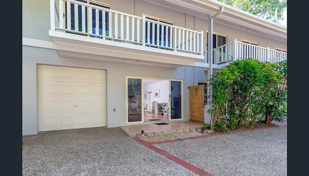 Modern 2 Bedroom Townhouse - Four Mile Beach Escapes Port Douglas