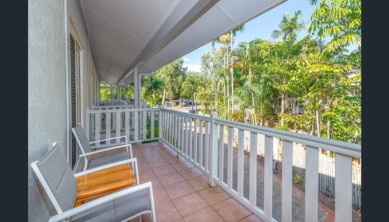 Modern 2 Bedroom Townhouse - Four Mile Beach Escapes Port Douglas